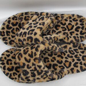 Vionic leopard print terry slippers in 8